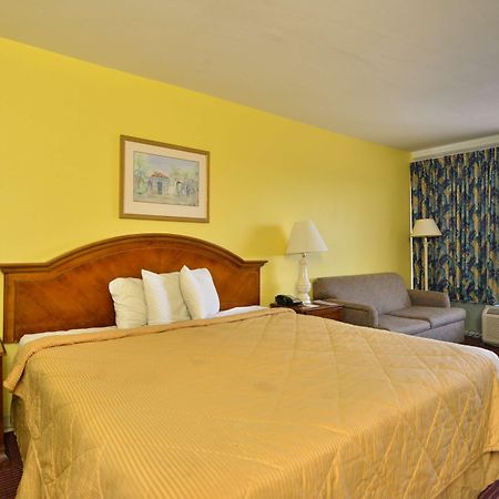 Americas Best Value Inn Cocoa/Port Canaveral Exterior foto