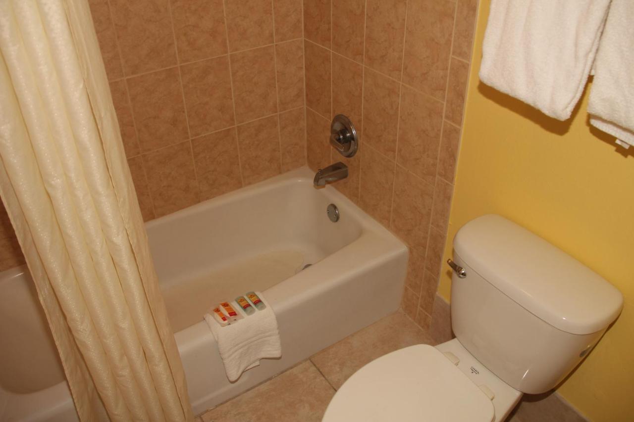 Americas Best Value Inn Cocoa/Port Canaveral Zimmer foto